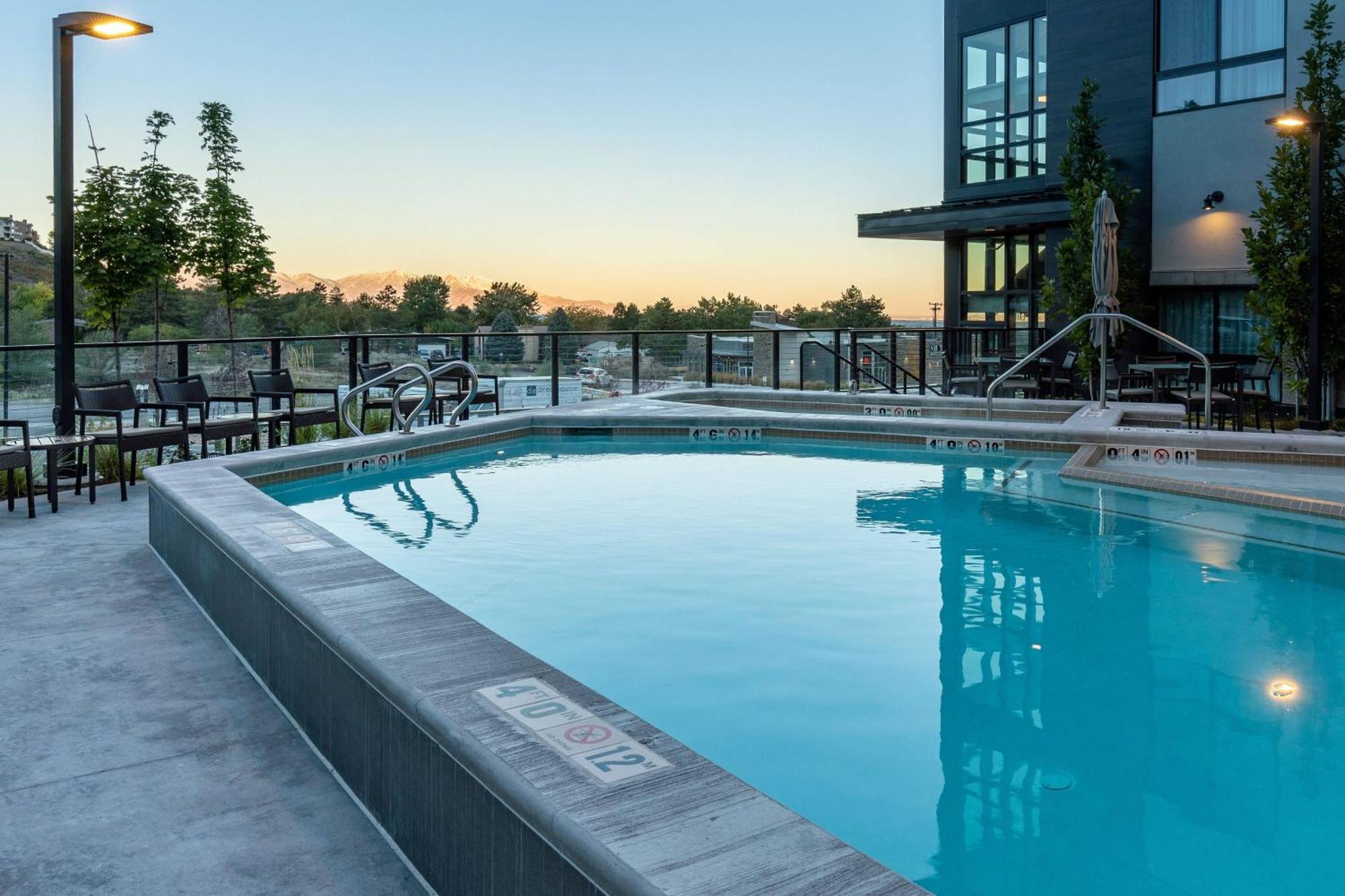 Courtyard By Marriott Salt Lake City Cottonwood Cottonwood Heights Bagian luar foto